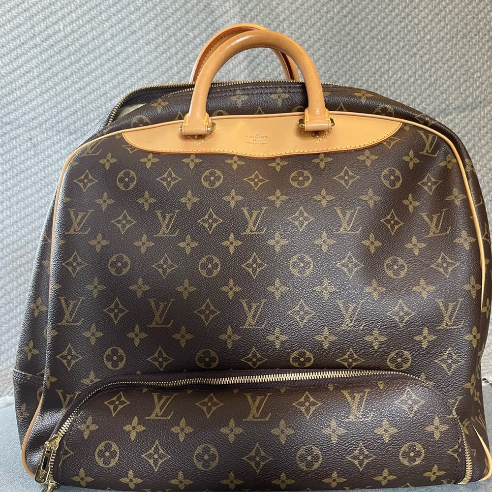 Louis Vuitton travel bag with separate shoe compartment